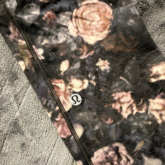 Lululemon!! Speed Up Leggings - Floral Print size 4 - Picture 3 of 6